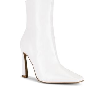 Gorgeous White Leather Raye Boots